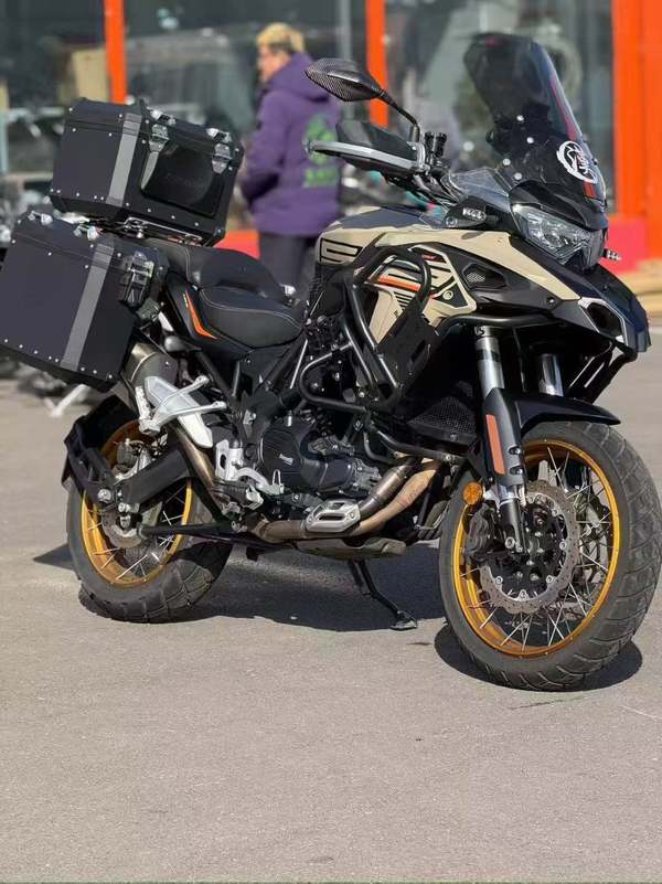 二手贝纳利TRK552