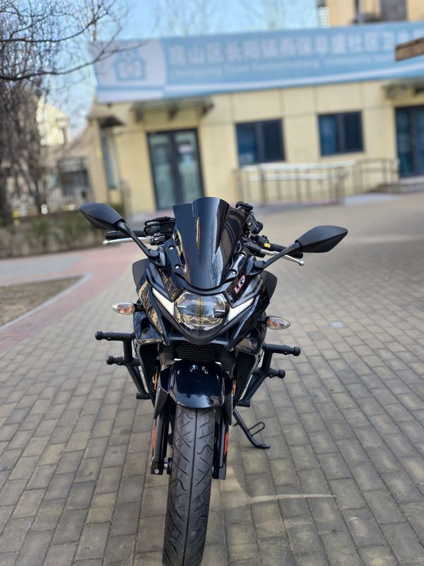 二手豪爵铃木GSX250R