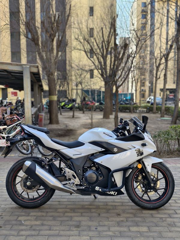 二手豪爵铃木GSX250R