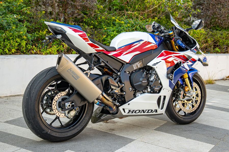 二手本田CBR 1000 RR-R