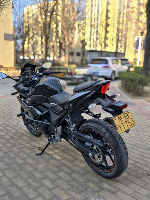 二手豪爵铃木GSX250R