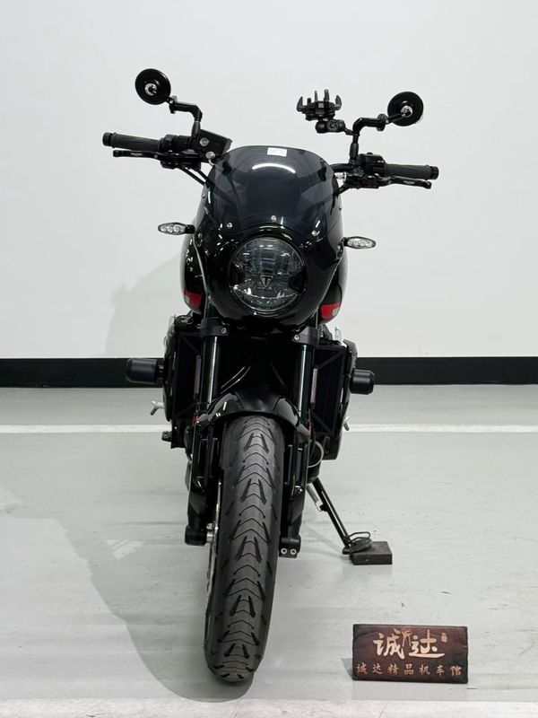 二手凯旋Trident 660