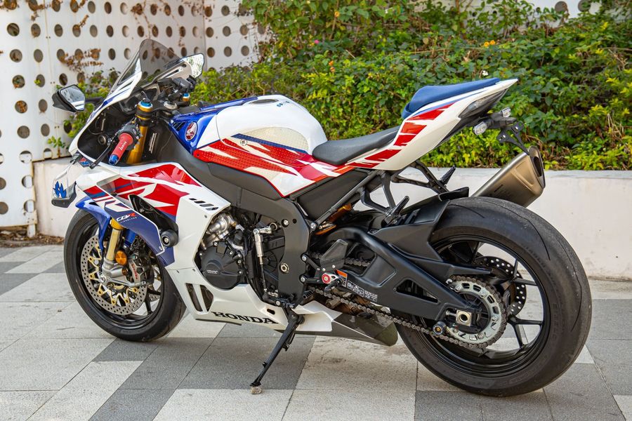 二手本田CBR 1000 RR-R