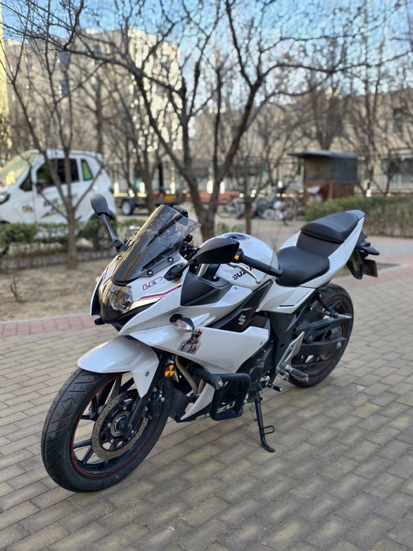 二手豪爵铃木GSX250R