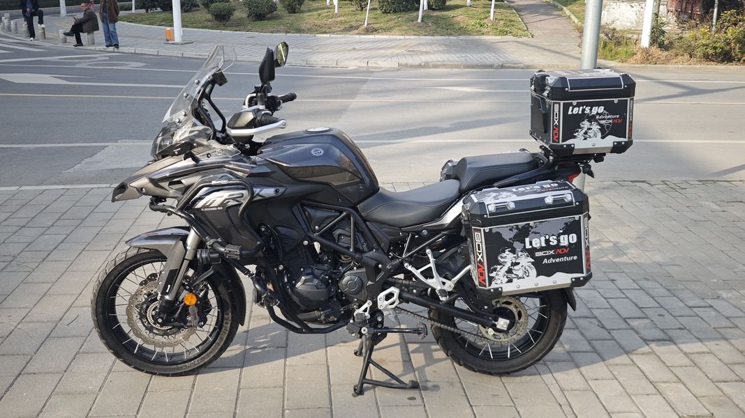 二手贝纳利金鹏 TRK502