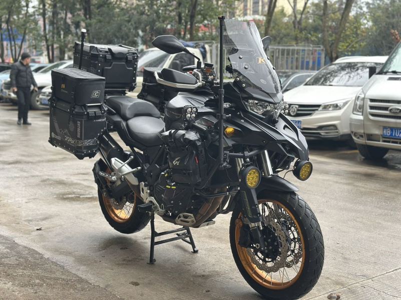 二手贝纳利TRK552