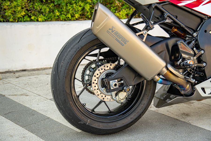 二手本田CBR 1000 RR-R