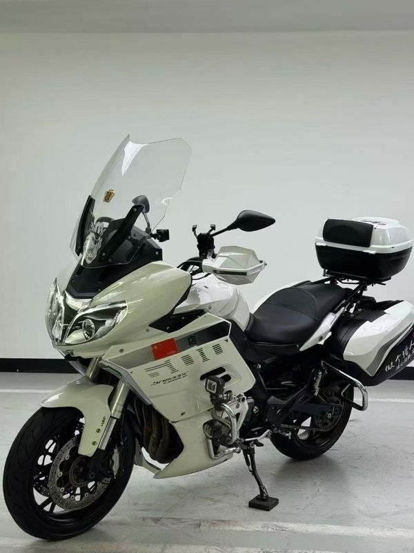 二手贝纳利600GC