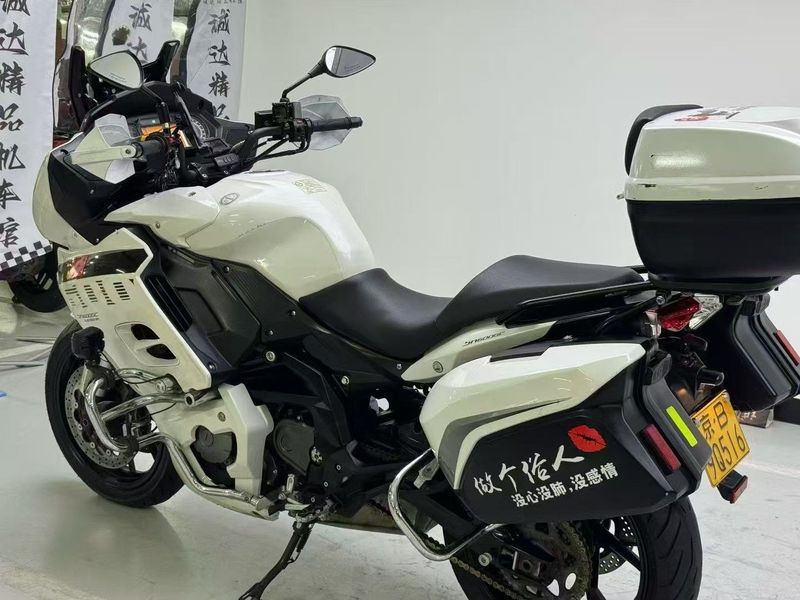 二手贝纳利600GC