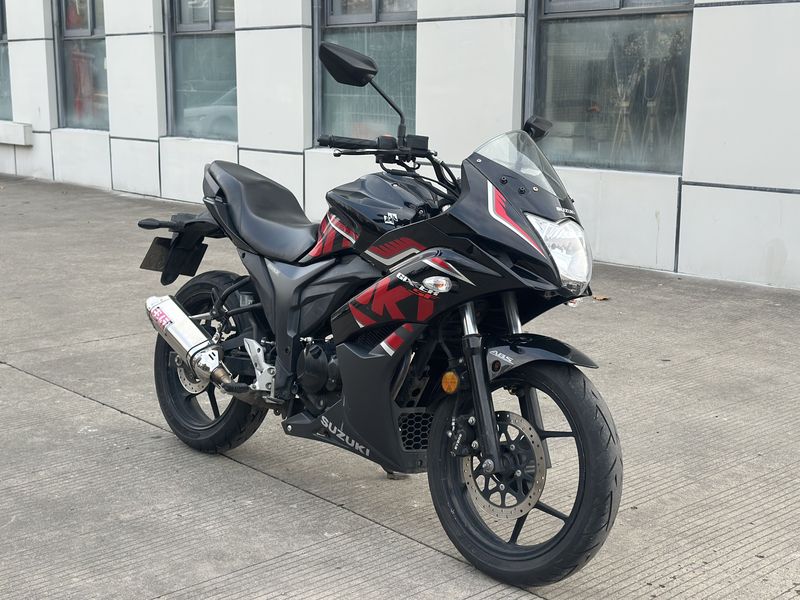 二手济南铃木极客飒 Gixxer 155