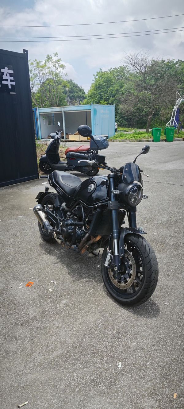 二手贝纳利幼狮 Leoncino 500