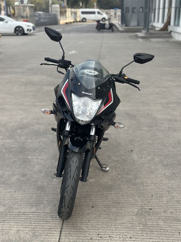 二手济南铃木极客飒 Gixxer 155