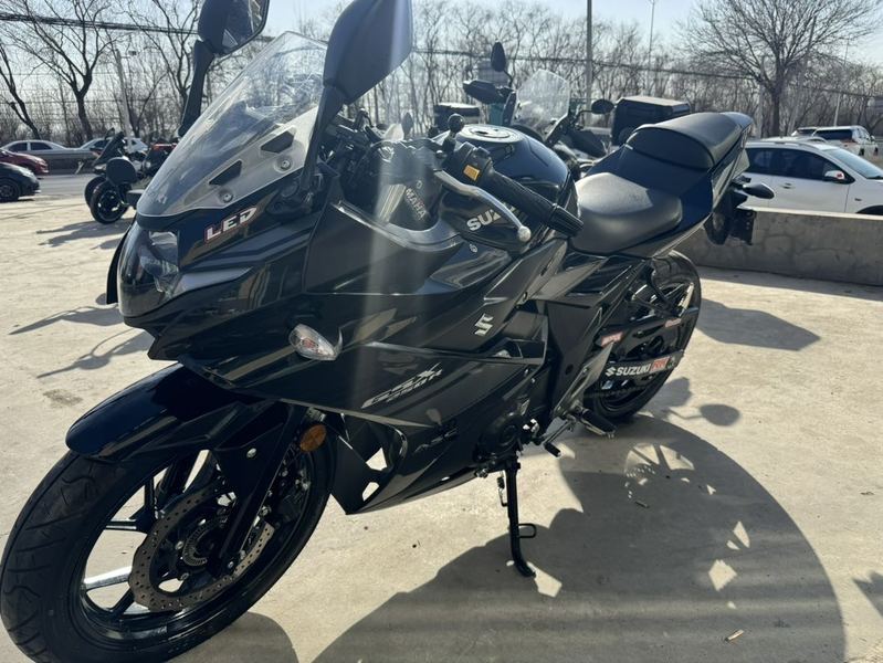 二手豪爵铃木GSX250R