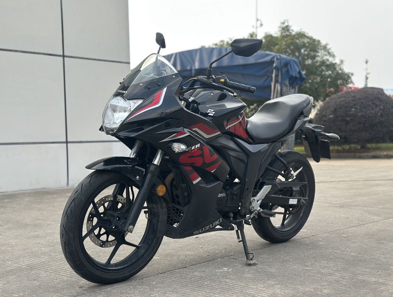 二手济南铃木极客飒 Gixxer 155