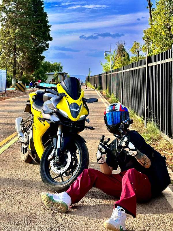 二手贝纳利龙卷风 Tornado 302R