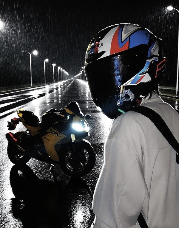 二手贝纳利龙卷风 Tornado 302R