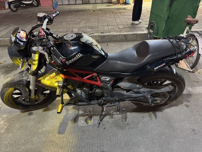 二手贝纳利蓝宝龙 BN302S