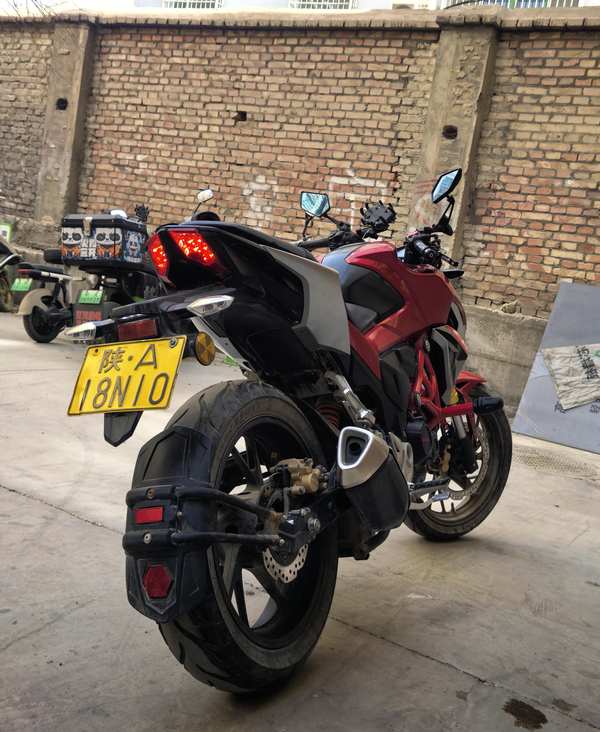 二手五羊本田CB190R 暴锋眼