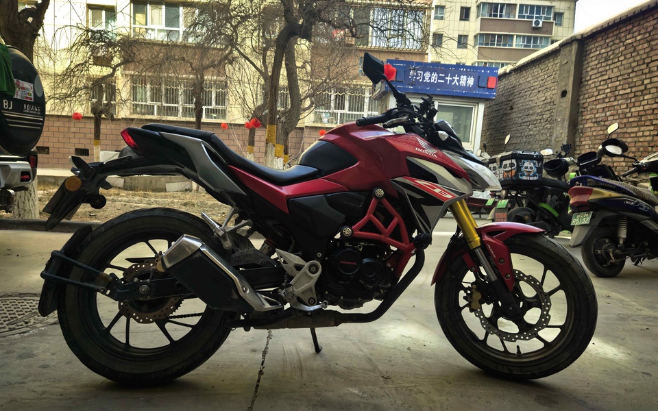 二手五羊本田CB190R 暴锋眼