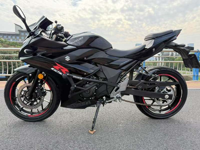 二手豪爵铃木GSX250R