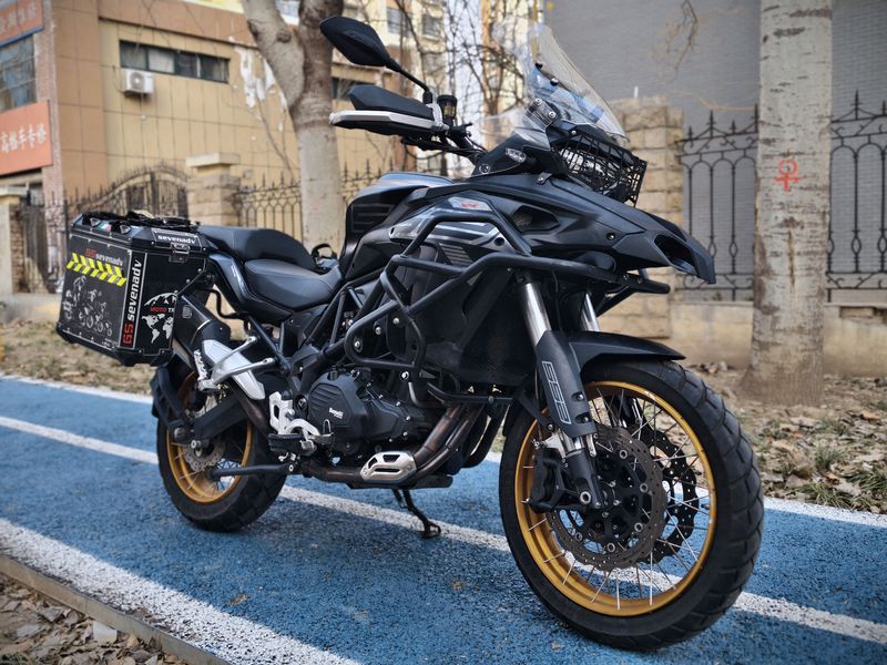 二手贝纳利TRK552