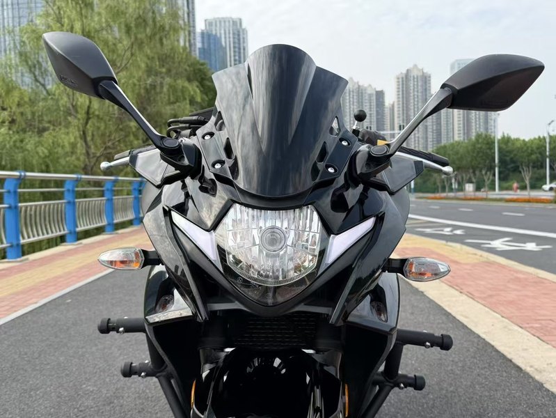 二手豪爵铃木GSX250R