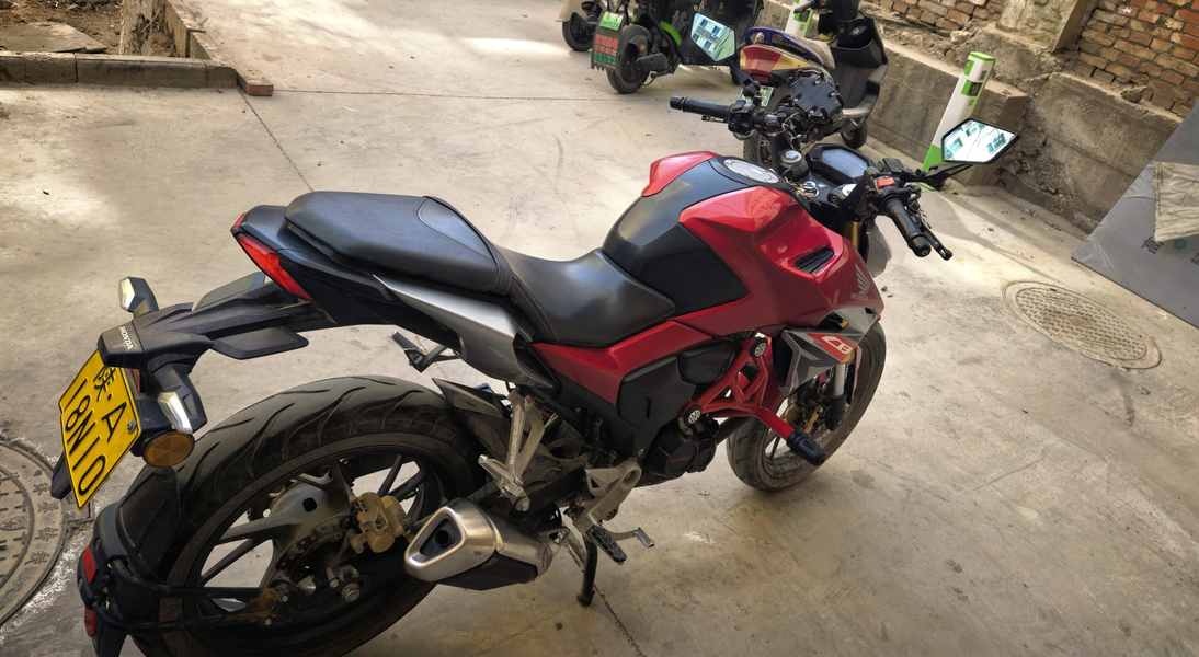 二手五羊本田CB190R 暴锋眼