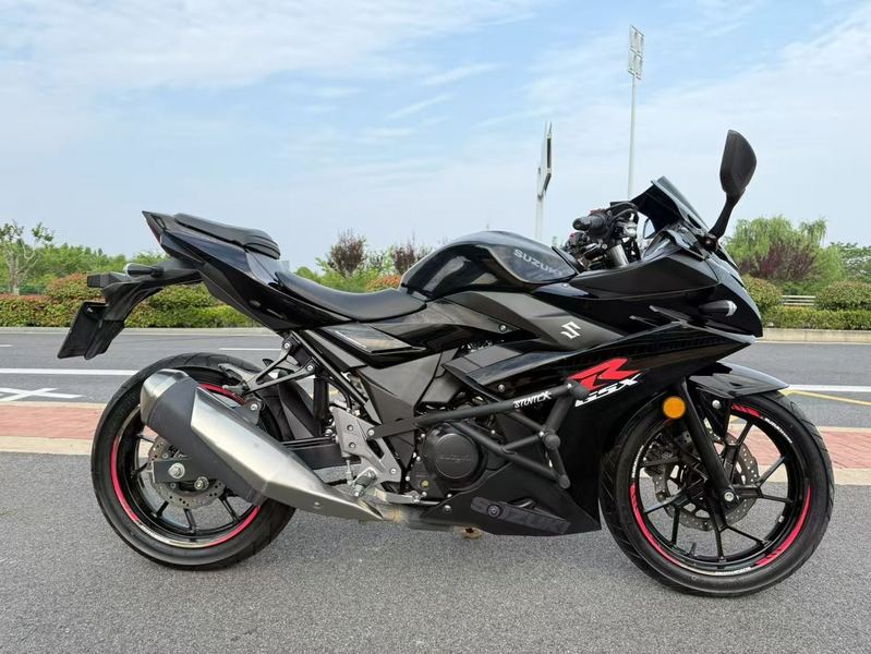 二手豪爵铃木GSX250R