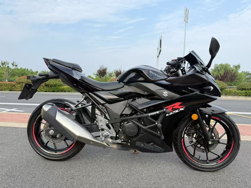 二手豪爵铃木GSX250R