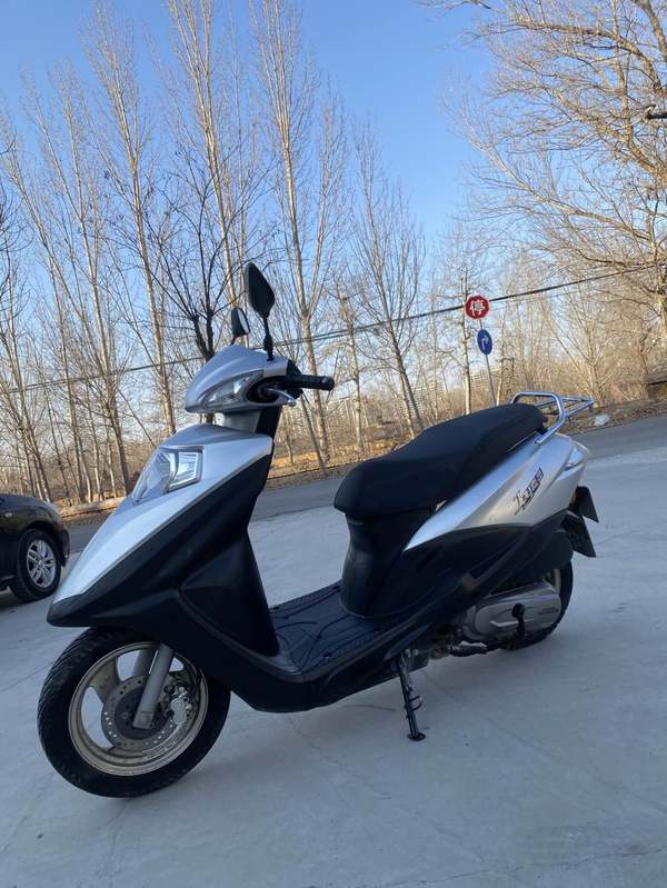 二手五羊本田SCR 喜鲨125