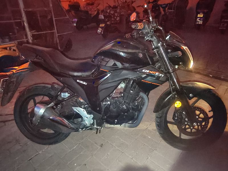 二手济南铃木极客飒 Gixxer 155 NK