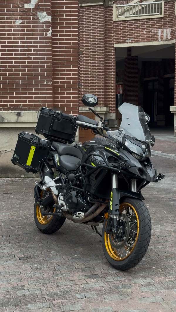 二手贝纳利金鹏 TRK502