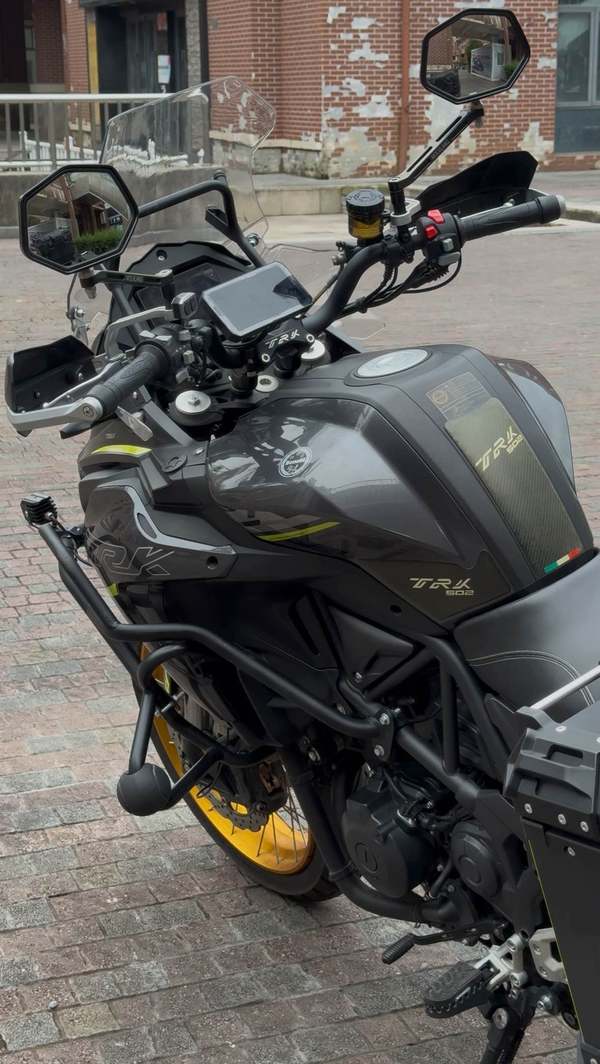 二手贝纳利金鹏 TRK502