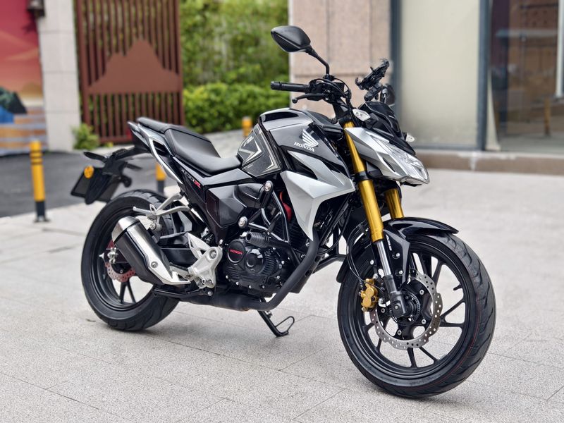 二手五羊本田CB190R 暴锋眼