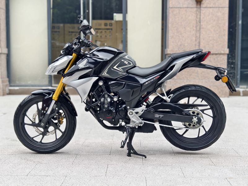二手五羊本田CB190R 暴锋眼