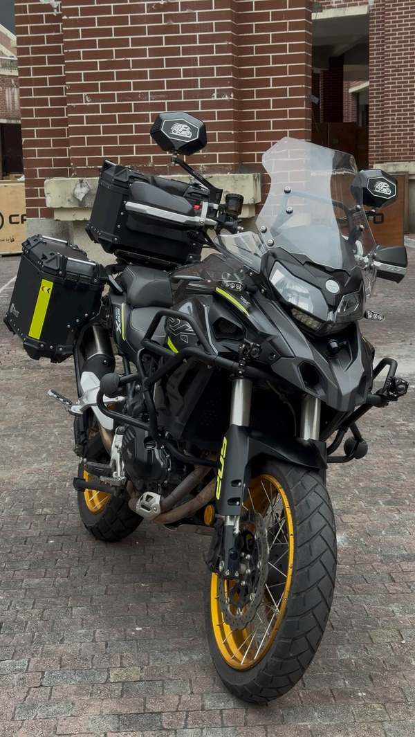 二手贝纳利金鹏 TRK502