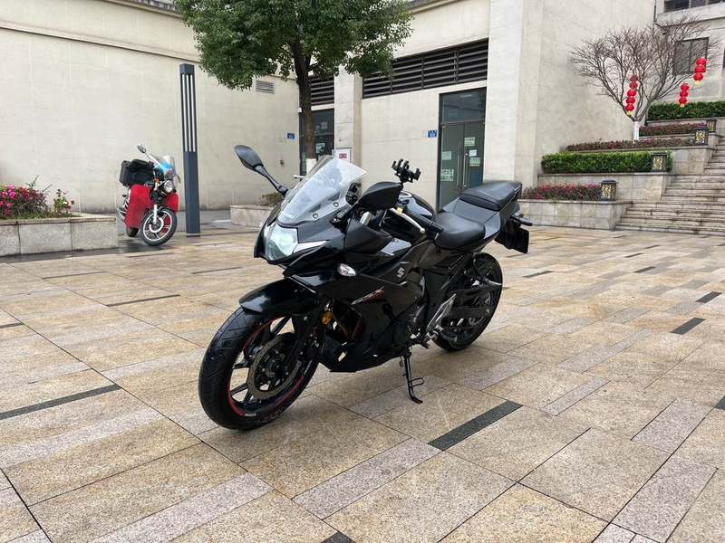 二手豪爵铃木GSX250R