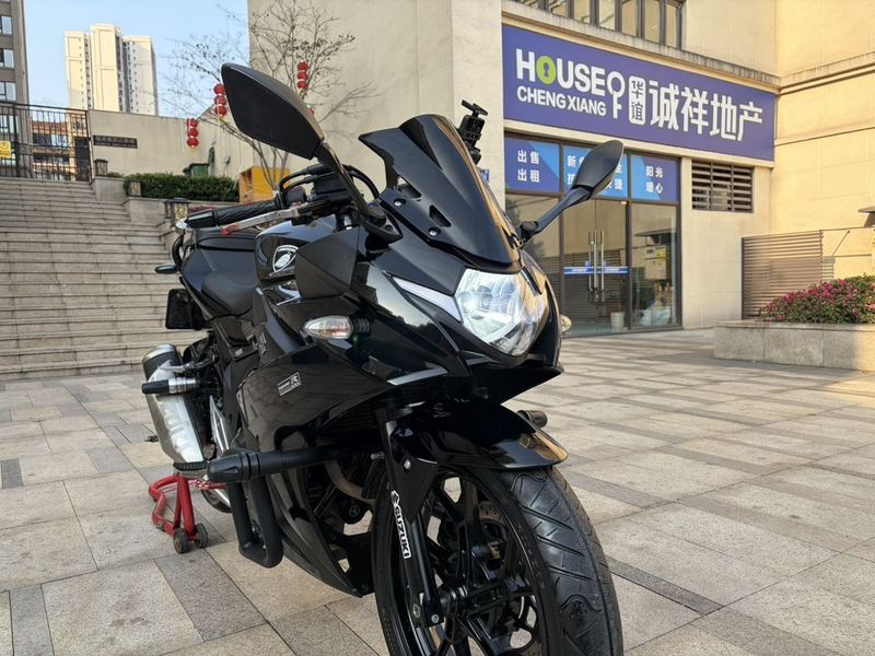 二手豪爵铃木GSX250R