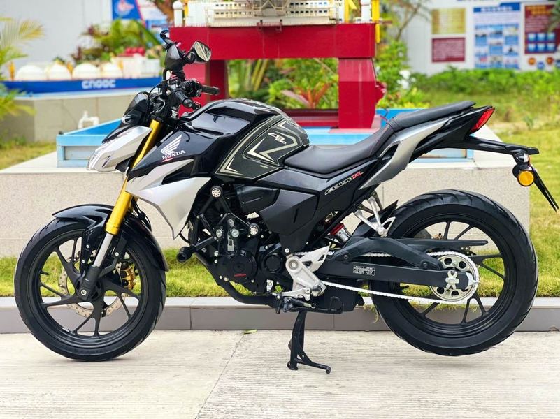 二手五羊本田CB190R 暴锋眼