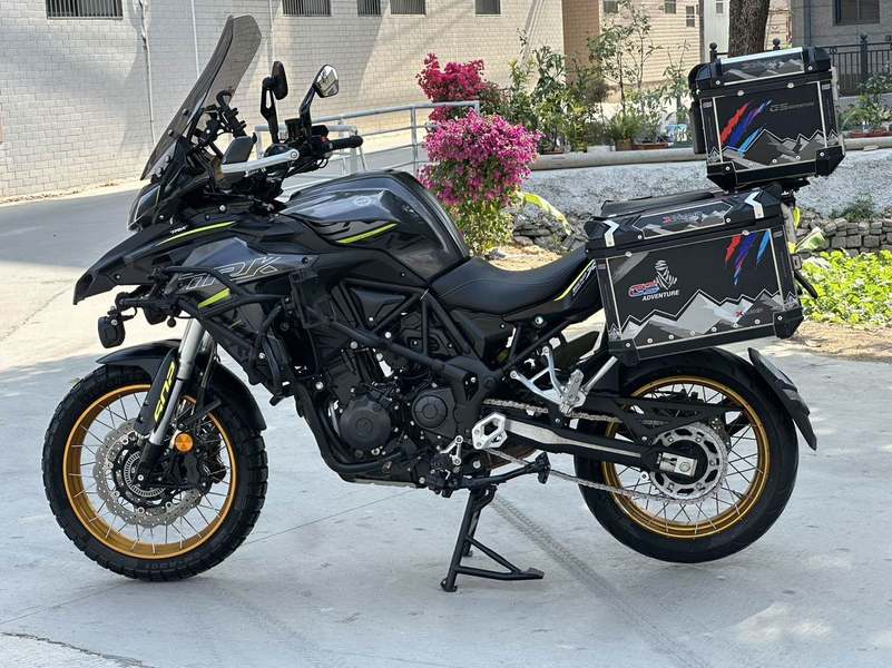 二手贝纳利金鹏 TRK502