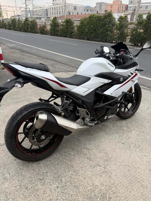 二手豪爵铃木GSX250R