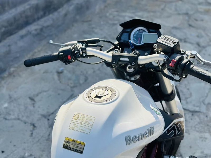 二手贝纳利蓝宝龙BJ300GS