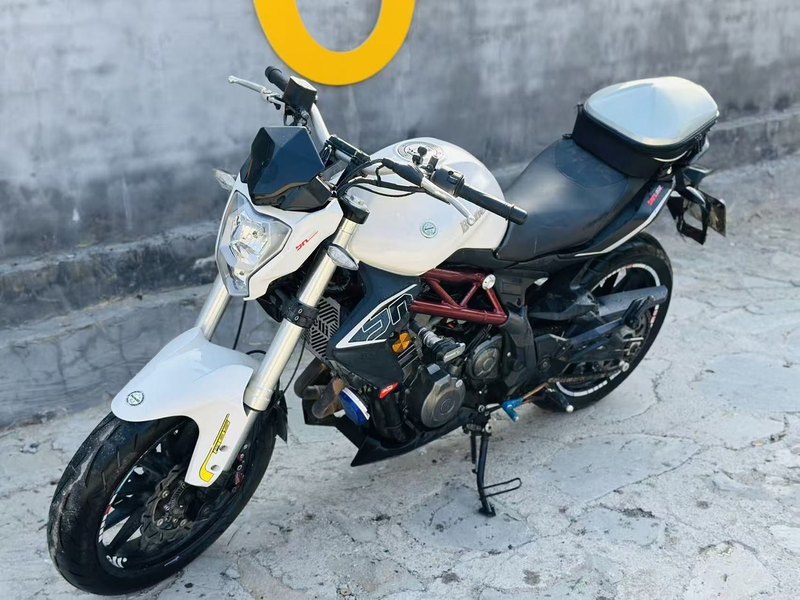 二手贝纳利蓝宝龙BJ300GS