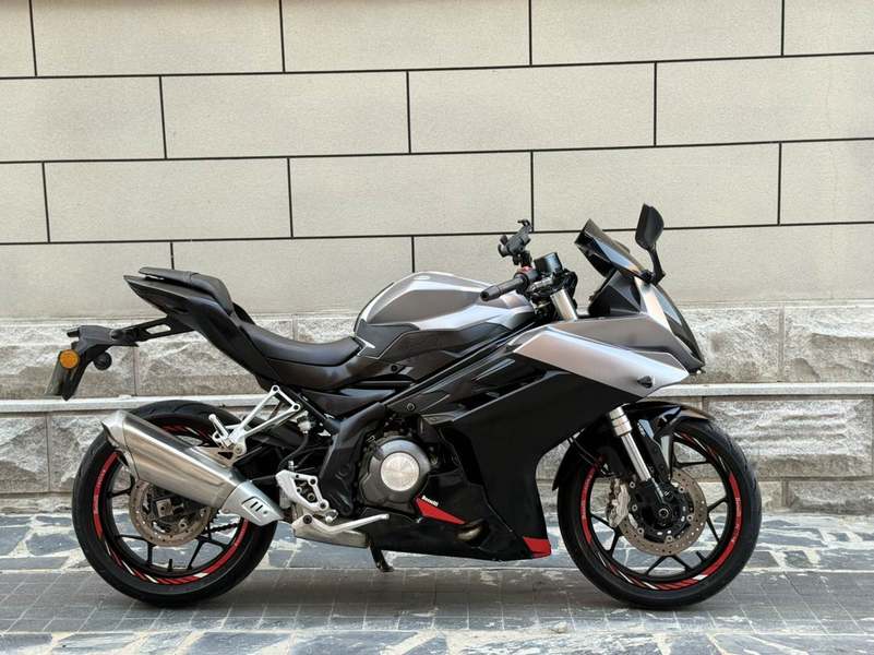 二手贝纳利龙卷风 Tornado 302R