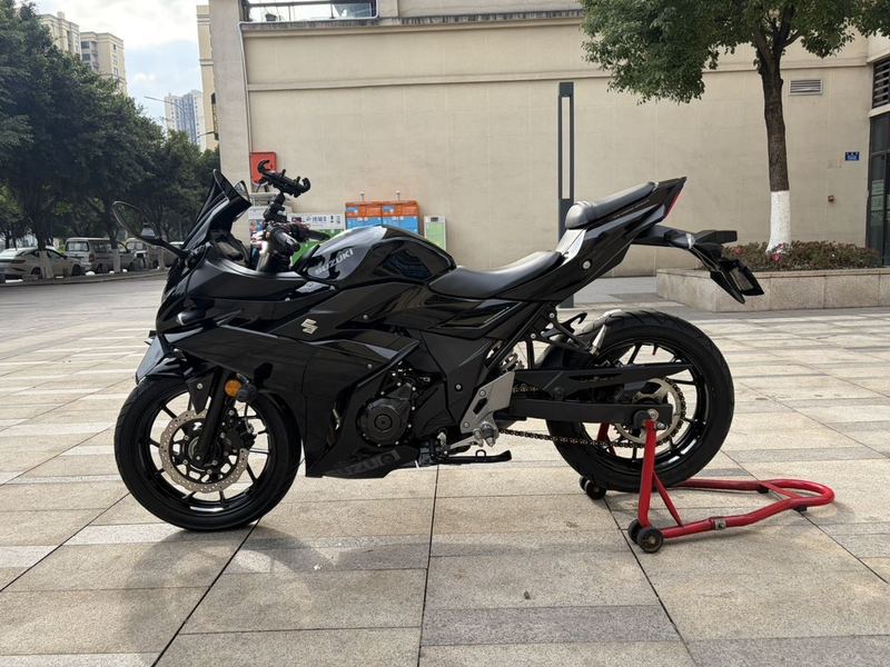二手豪爵铃木GSX250R