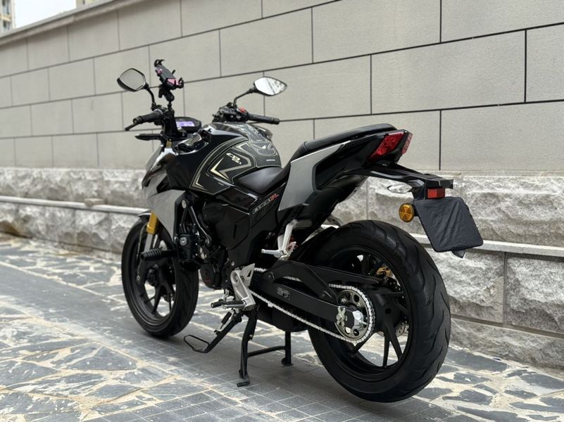 二手五羊本田CB190R 暴锋眼