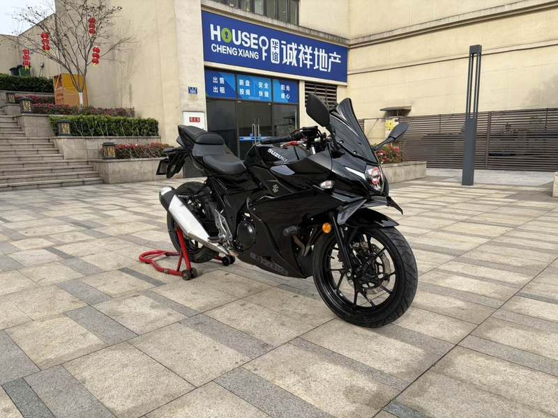 二手豪爵铃木GSX250R