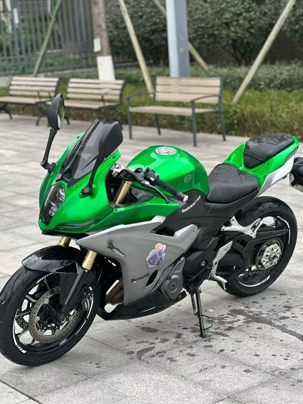 二手贝纳利龙卷风 Tornado 402R