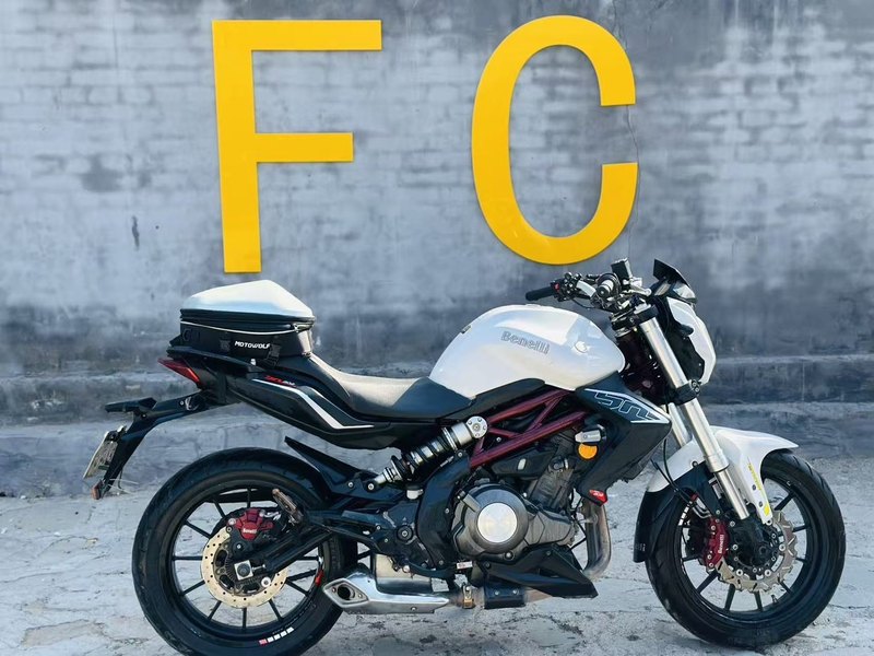 二手贝纳利蓝宝龙BJ300GS