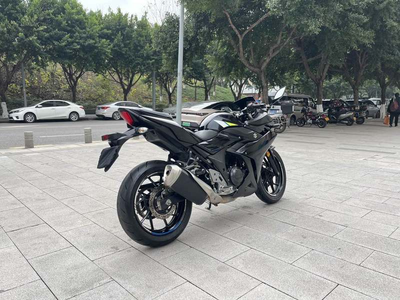 二手豪爵铃木GSX250R
